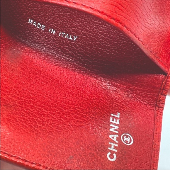 CHANEL Camellia CC Logo Red Lambskin 6 Key Case - Picture 5 of 7